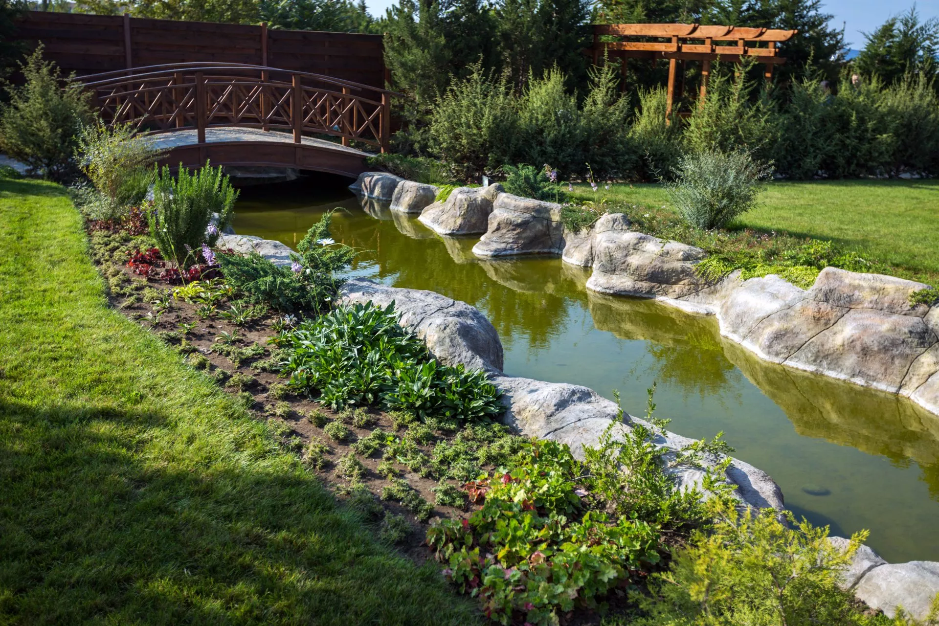 Check out these hottest current landscaping trends.