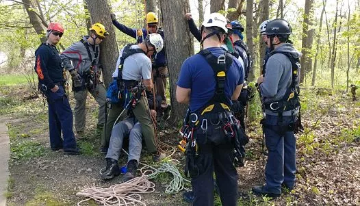 Arborist rescue clinic hosted by Kinnucan.