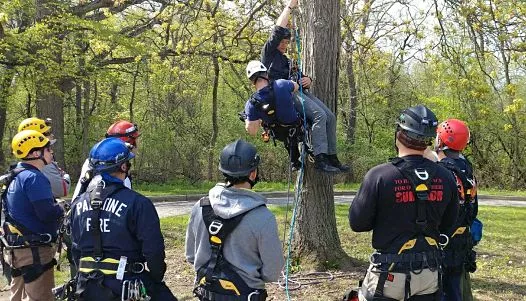 Arborist rescue methods clinic by Kinnucan.