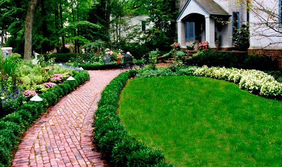 A view of a North Shore Landscaping backyard.